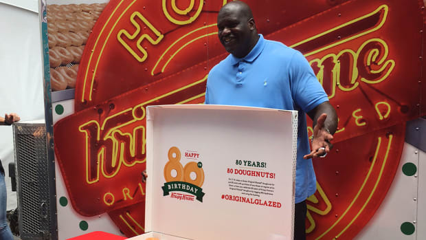 shaq-donuts-food.jpg